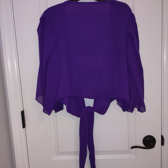 Polyester/crepe open front wrap in deep purple. EUC - Picture 3 of 3